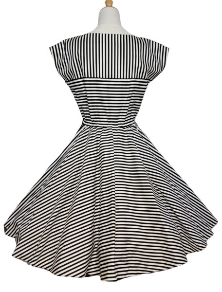 画像4: Stripe　サーキュラーワンピース　Black ×　White　　【M】 (4)